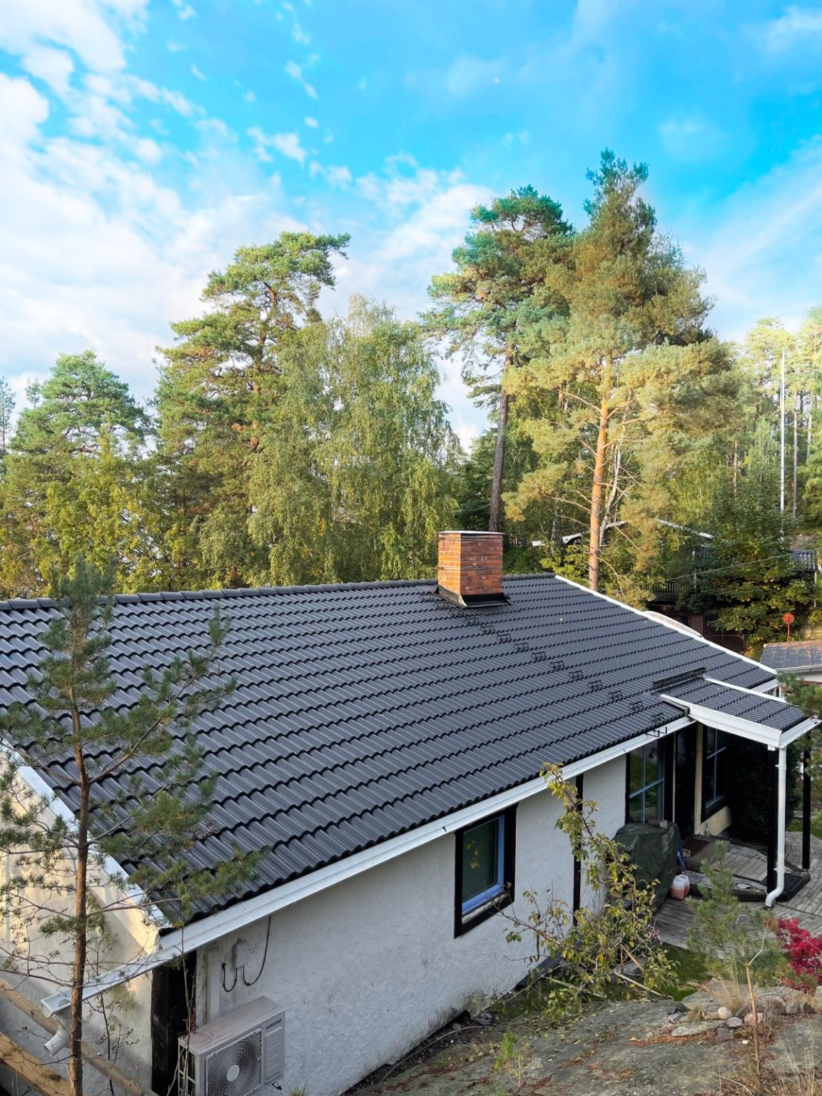 Takomläggning, Protector betong pannor. Saltsjöbaden - Volux Tak & Plåt AB